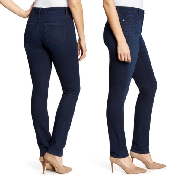 Bandolino Denim - NWT
Bandolino Amy Womens 12 Blue Straight Leg
Stretch Jeans